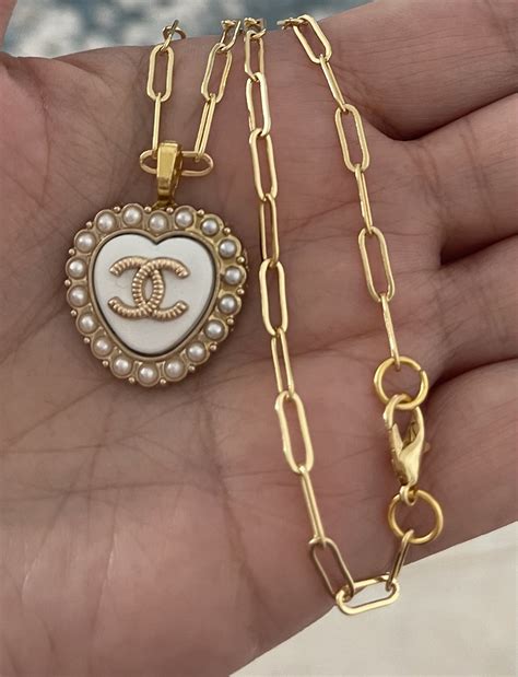 chanel heart button necklace